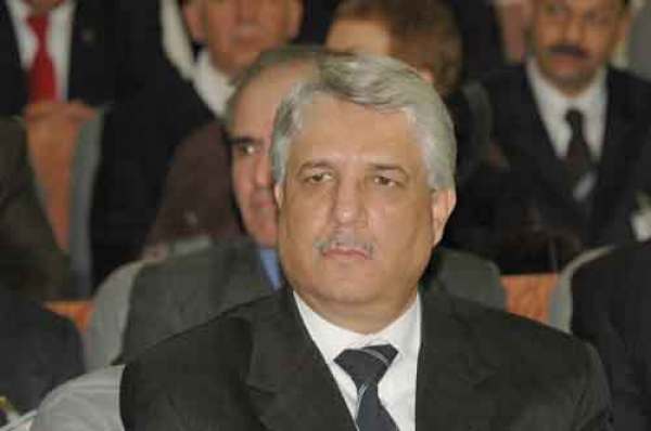 لوح يحدد المحاور الخمسة لتعميق إصلاح العدالة