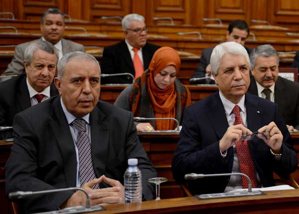 رفع مستوى التغطية الصحية وضمان تقاعد تكميلي