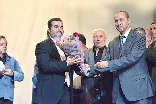 الأولوية للنصوص المحلية للنهوض بالمسرح الجزائري
