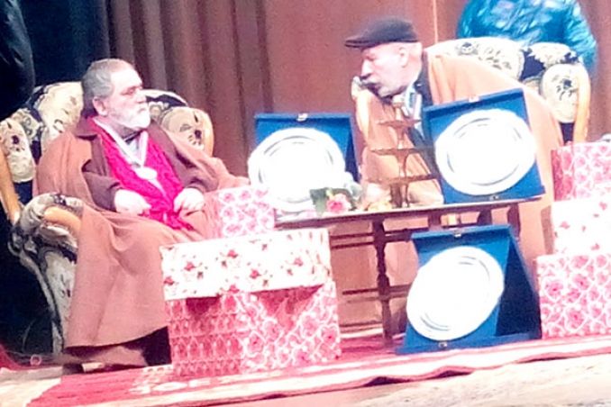شهادة عرفان لجيل أرسى ركائز المسرح الجزائري