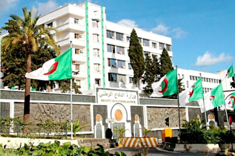 متقاعدو الجيش مهدَّدون بتنزيل الرتبة في حال المساس بمؤسسات الدولة