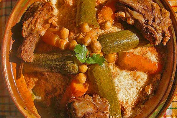 القسنطينيون متمسكون بتقاليد عاشوراء