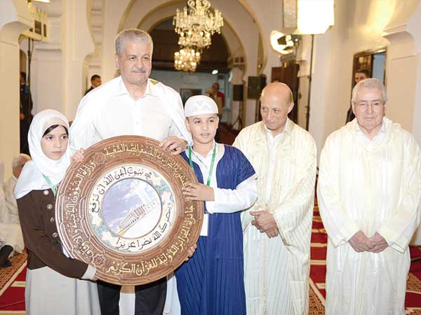 تكريم الفائزين في مسابقة الجزائر الدولية لحفظ القرآن