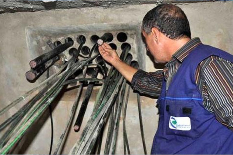 سرقة كوابل الهاتف تعزل السكان
