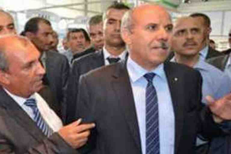 والي قسنطينة يعد بحلول لانشغالات السكان