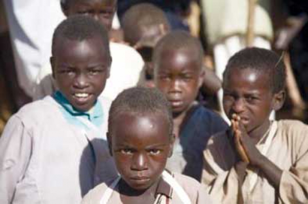 حملة تطعيم لفائدة 1042 طفل نازح ومراقبة صارمة لـ&quot;إيبولا&quot;