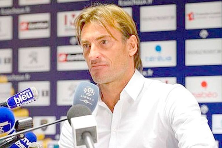 رونار يتحسر على تضييع لاعبيه فرصا كثيرة أمام مصر