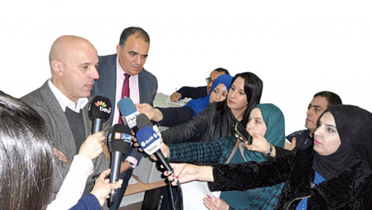 الصحافة الجزائرية تدير ظهرها لمنظومة الإعلام الجديد