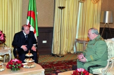 الرئيس بوتفليقة يستقبل قايد صالح