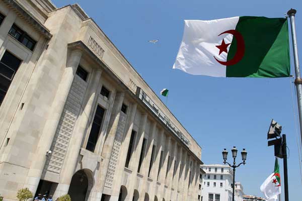 بحث سبل إنشاء منتدى للبرلمانيات الجزائريات