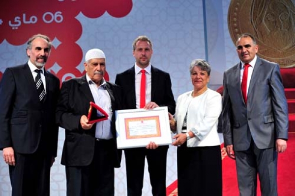 عرض تطبيقات تكنولوجية لتعلّم العربية