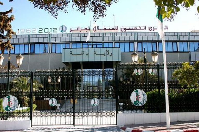 والي باتنة يدعو إلى تكثيف العمل لمواكبة برامج التنمية