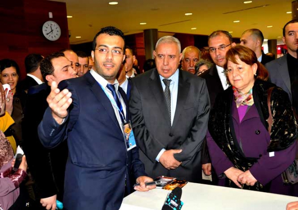 التوقيع على اتفاقية جديدة لإنشاء مراكز اتصالات