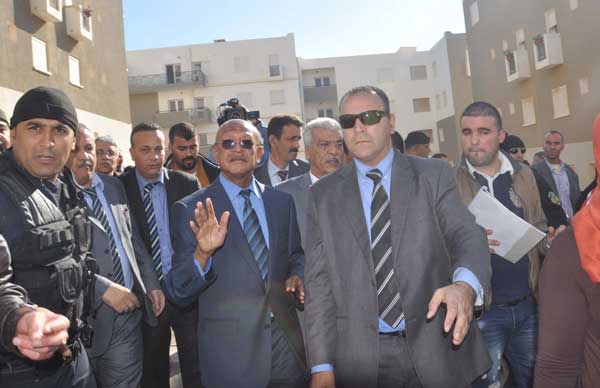 زوخ يتفقد الأحياء السكنية الجديدة ومشروع خزان الدويرة