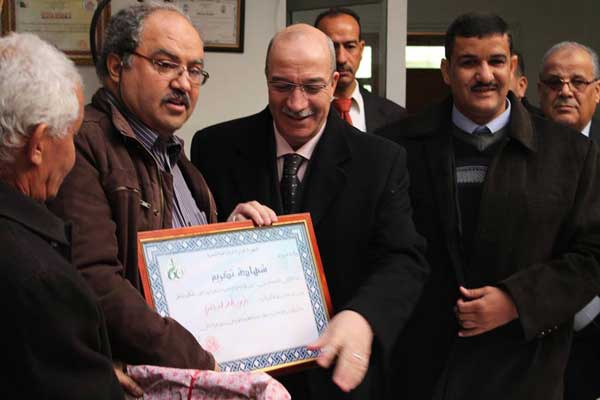 إذاعة غرداية تكرم المجاهد محمد السوفي مدير الإذاعة السرية