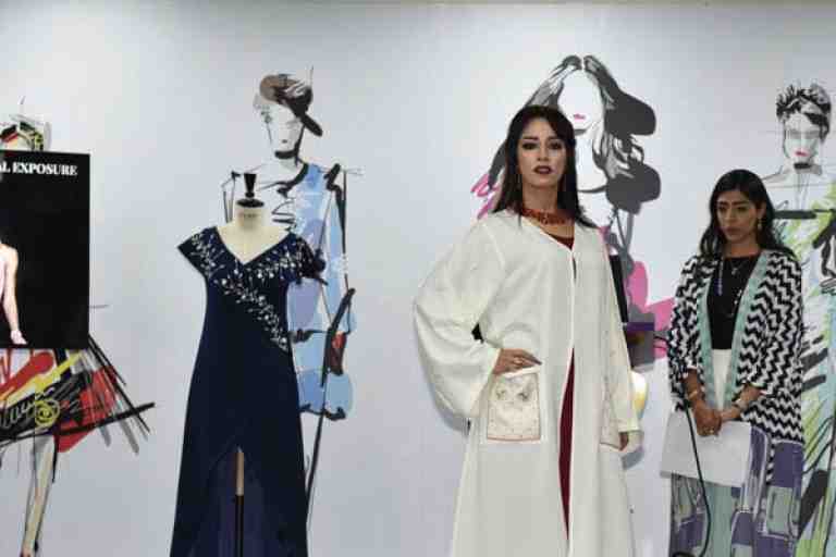 الزي الجزائري التقليدي يكتسح أكبر دور الموضى العالمية ويغري نجوم هوليوود