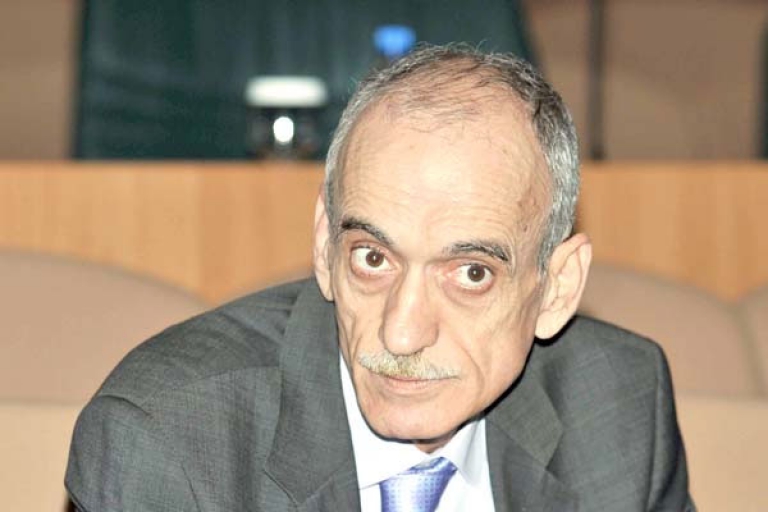 قرباج يعلن عن تأجيل نهاية البطولة ونهائي كأس الجزائر