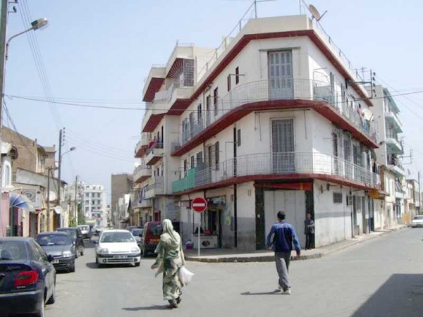 غياب فضاءات اللعب وإهمال للنظافة