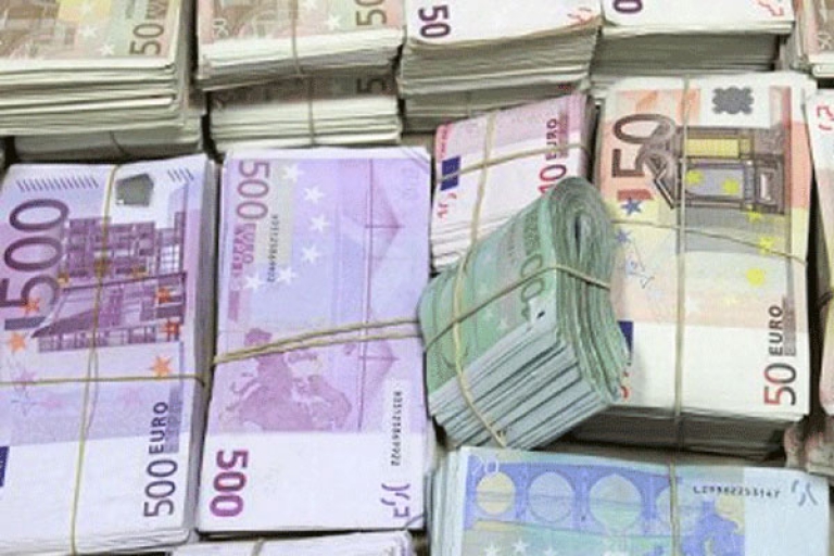 تغريم مهربي العملة وتضخيم الفواتير بـ19,5 مليار دينار