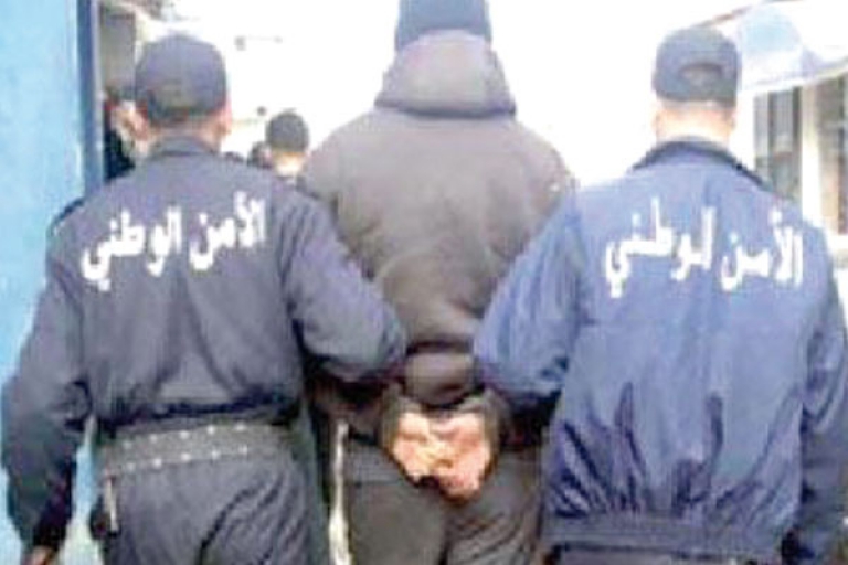 توقيف شخص بتهمة السرقة