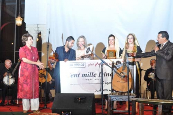 يوسف بن يخزر يفتك الجائزة الكبرى ”الهاشمي قروابي” لأغنية الشعبي