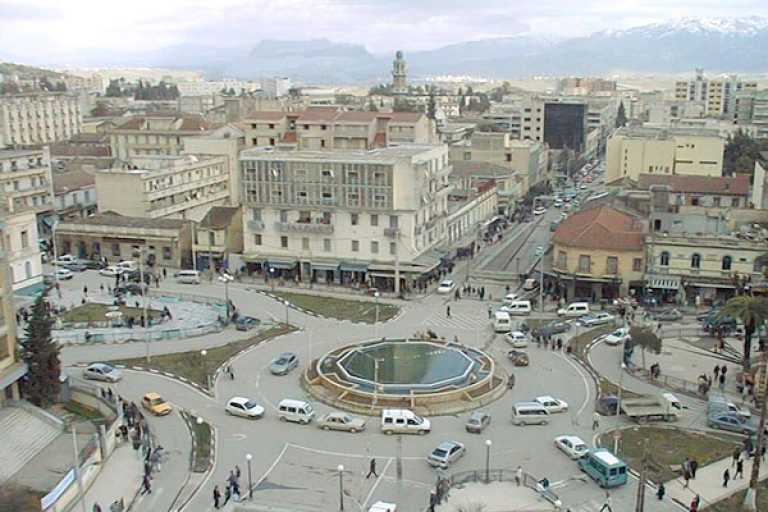 الوالي يؤكد استمرار جهود الدولة للتكفل باحتياجات المواطنين