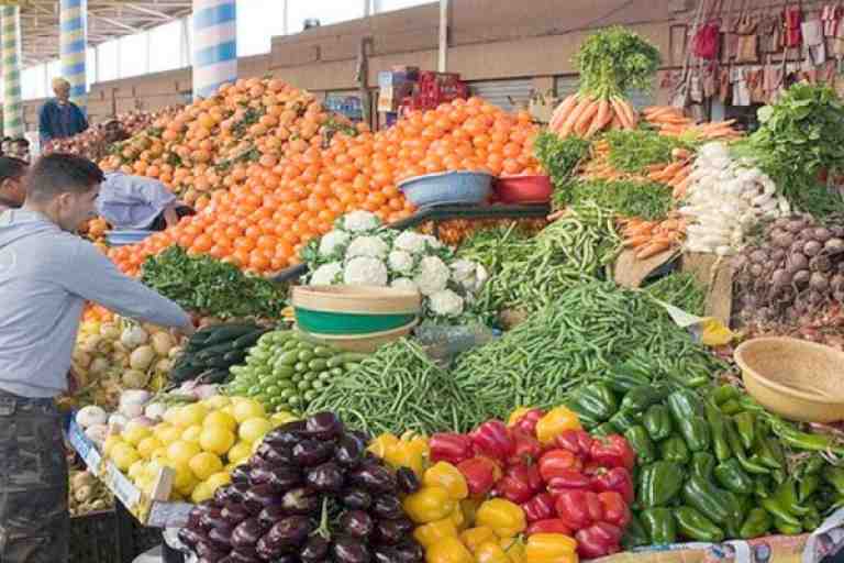 الأسعار تواصل انخفاضها بأسواق الخضر