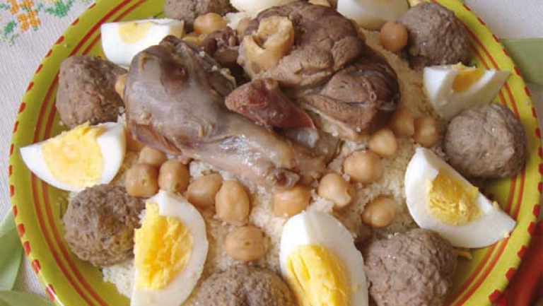 سكان آث عيسي يستعدون لإحياء عادة "ازنزي"