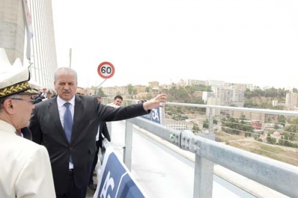 جسر صالح باي يتحول إلى قبلة سياحية