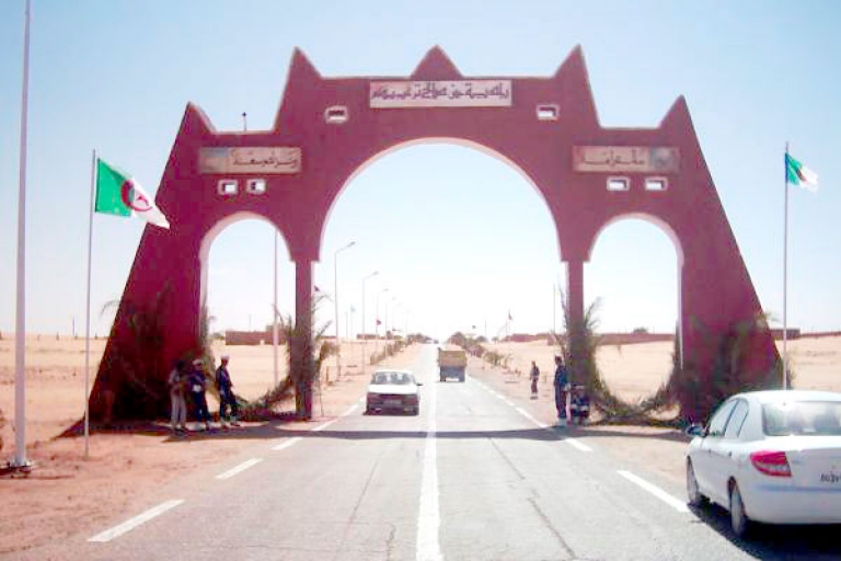 طرق جديدة، ملعب معشوشب وسكنات جاهزة للتوزيع