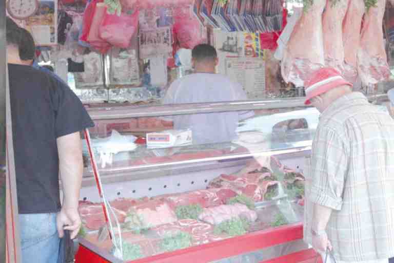 حجز 1.8 قنطار من اللحوم الحمراء بحي ابن سيناء