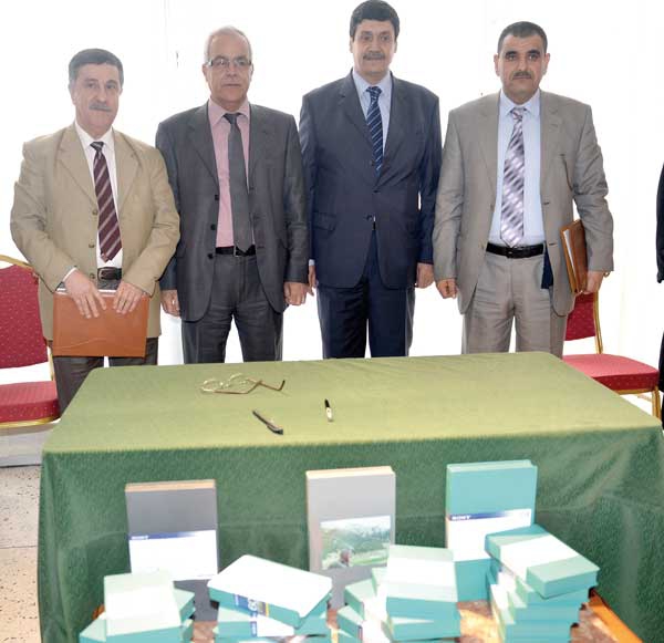 وزارة المجاهدين تسلم التلفزيون 22 شريطا وثائقيا
