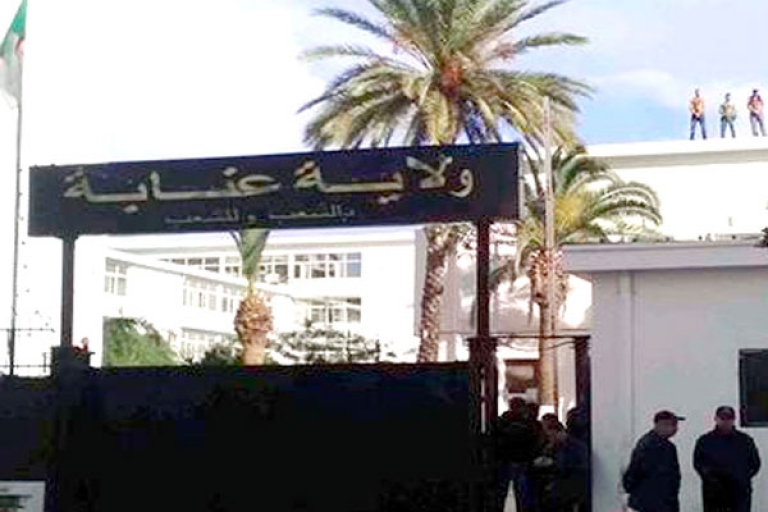 والي عنابة يهدد رؤساء البلديات بالنبش في الملفات