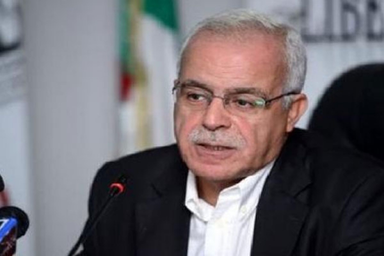 قرين يدشن مقرا جديدا للإذاعة ومركزا للتكوين بوهران