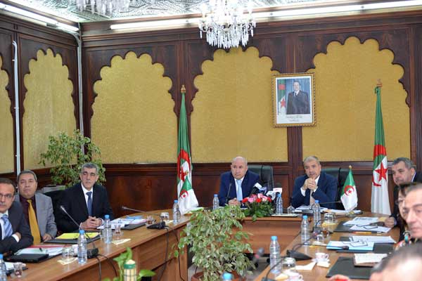 ثلاث فرضيات لورقة الطريق