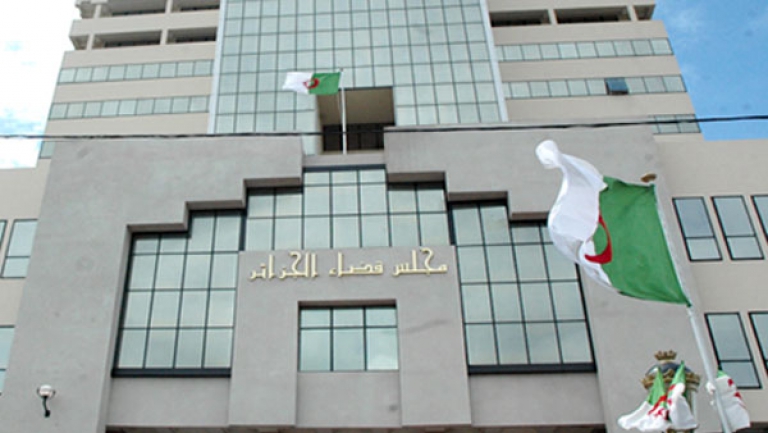 الصفقات المشبوهة فلتت من "غربال التدقيق" وتعليمة (R15) اخترقت في "المنبع"