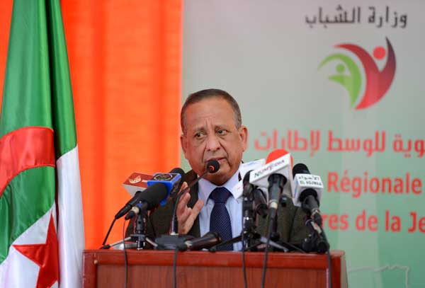 خمري يدعو إلى ترقية ثقافة الحوار ومرافقة الشباب