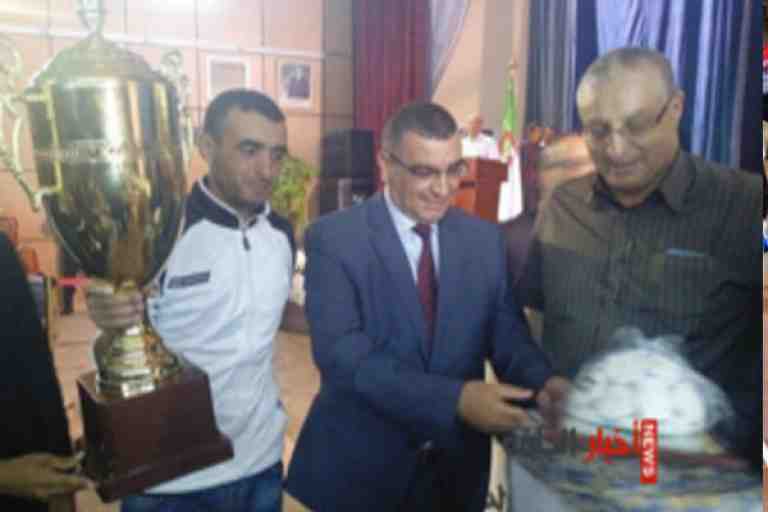 الرابطة الولائية لكرة القدم تكرم عددا من الفرق المحلية