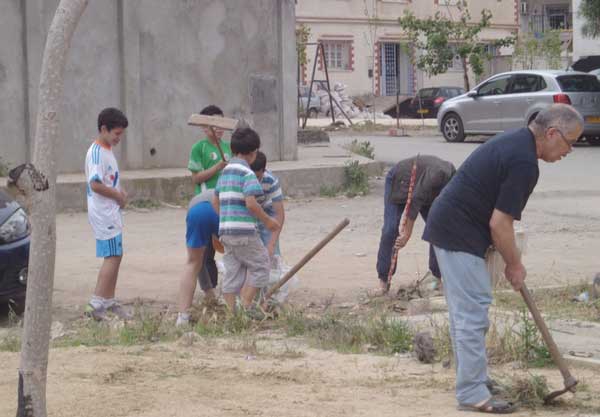 بلديات العاصمة تتنافس على نيل "تاج النظافة"