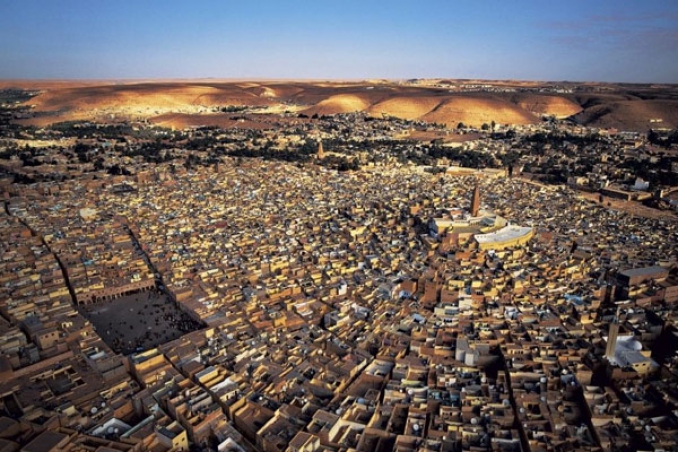 لقاءات "فن معماري.. مياه.. وصحاري"