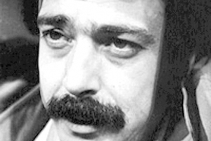 عز الدين مجوبي.. عملاق المسرح الجزائري