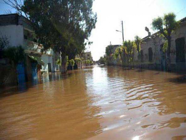 الأمطار الطوفانية تحرك السلطات المحلية