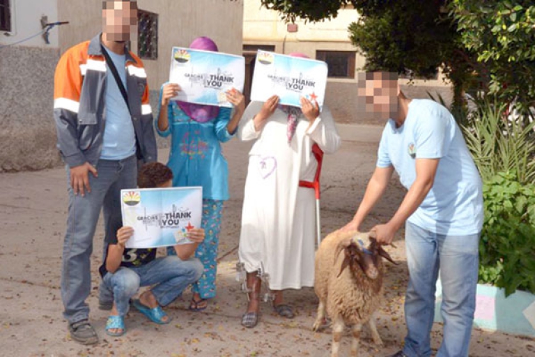 توزيع الأضاحي على المعوزين