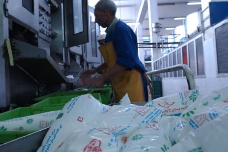 الحليب في علب كرتونية ابتداء من مارس