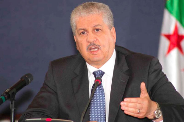 مناقشة ترقية الاستثمار وعصرنة المرفق العمومي