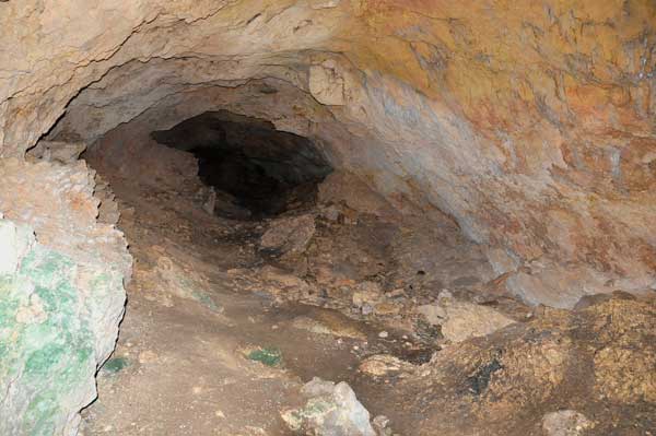 مركز قيادة لأحمد زبانة