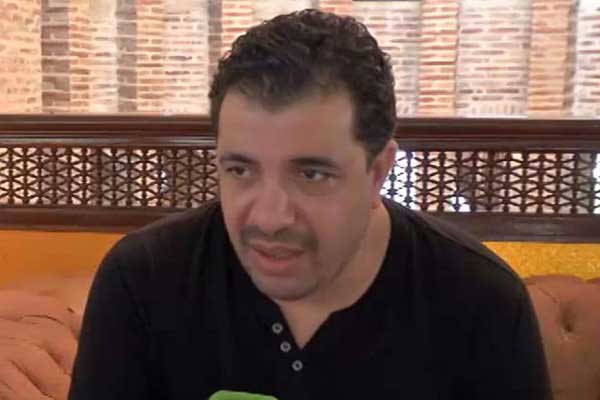 ”بابا” في مواجهة انتفاضة معارضيه