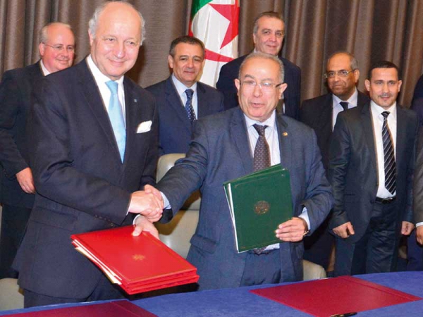 الجزائر وباريس توقعان على أربعة اتفاقات شراكة