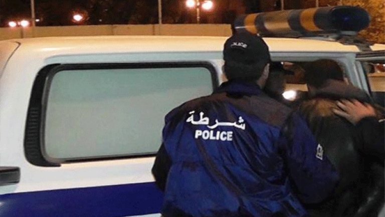 "مير" مصطفى بن ابراهيم وأخوه يتعرضان لطعنات خنجر