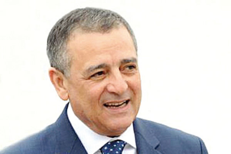 بوشوارب يشارك في طبعة جاكرتا